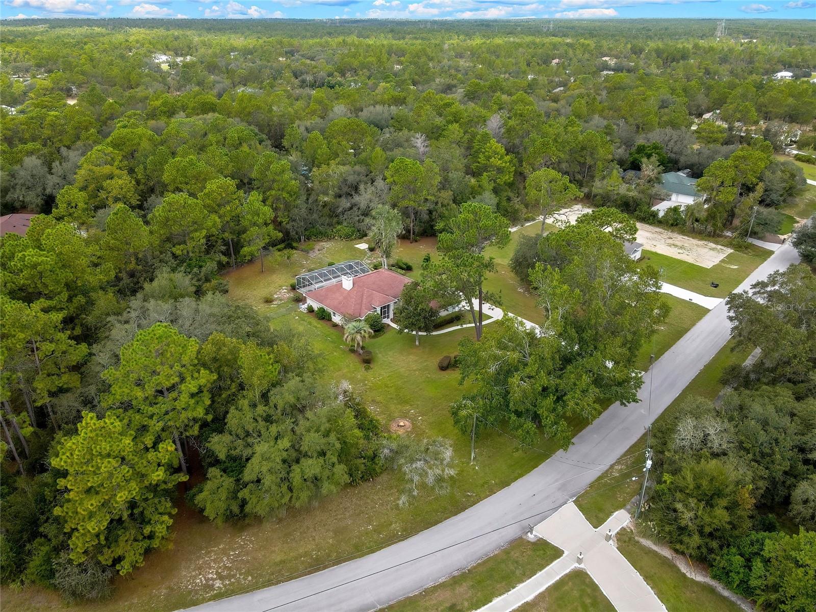 Listing photo id 57 for 3275 Daffodil Drive