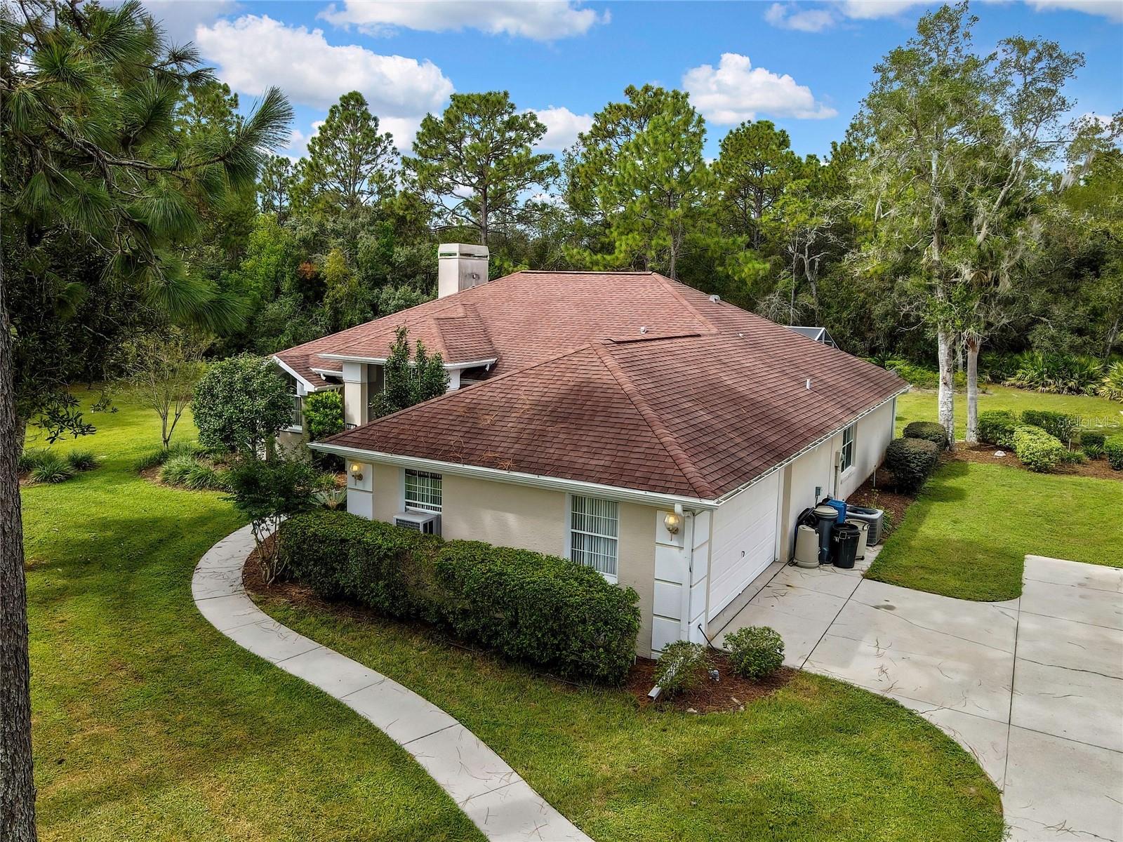 Listing photo id 4 for 3275 Daffodil Drive