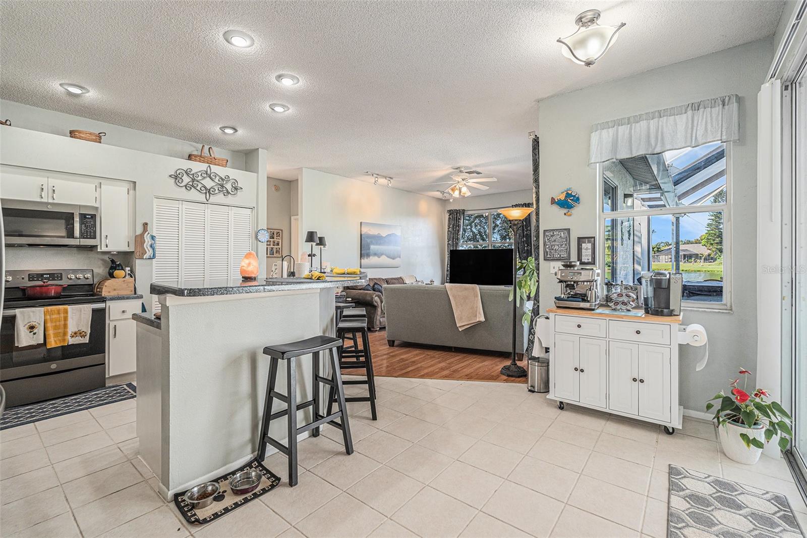 Listing photo id 9 for 2009 Natrona Court