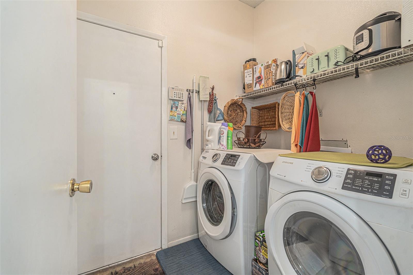 Listing photo id 22 for 2009 Natrona Court