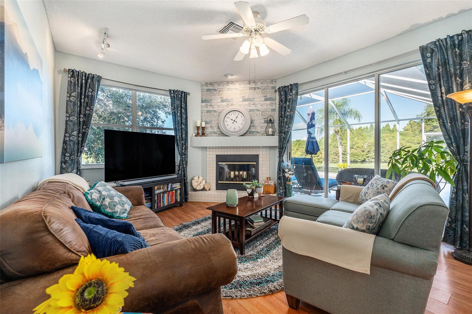 Listing photo id 2 for 2009 Natrona Court