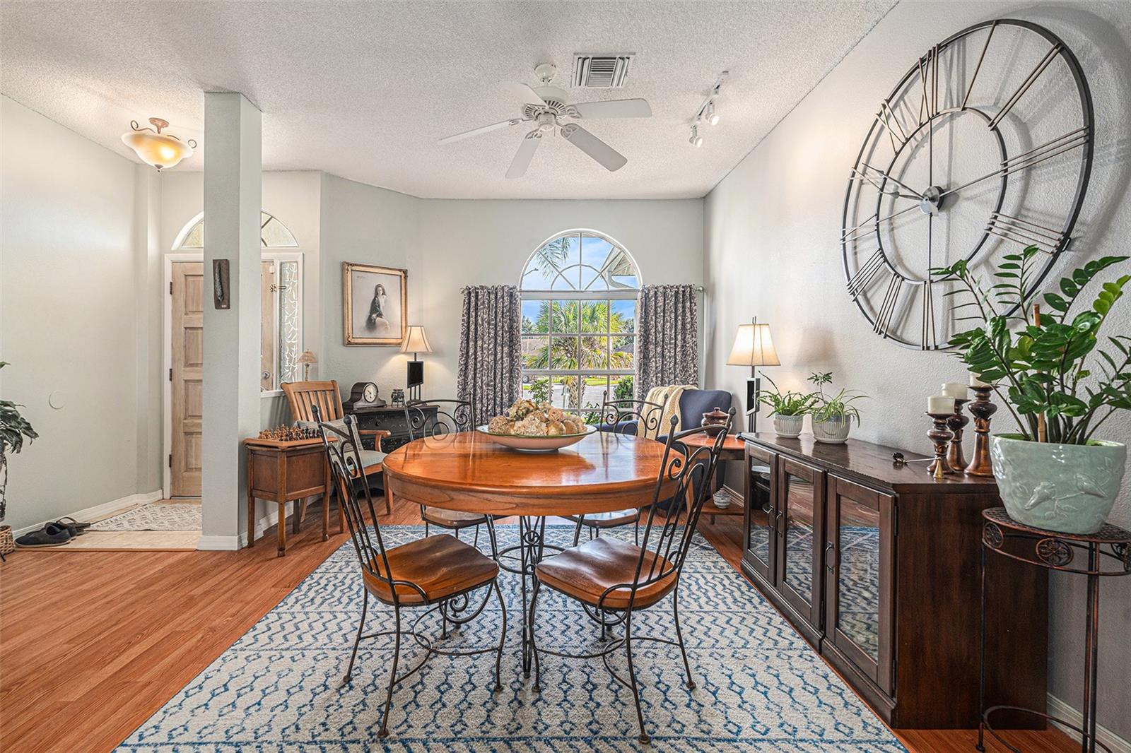 Listing photo id 7 for 2009 Natrona Court