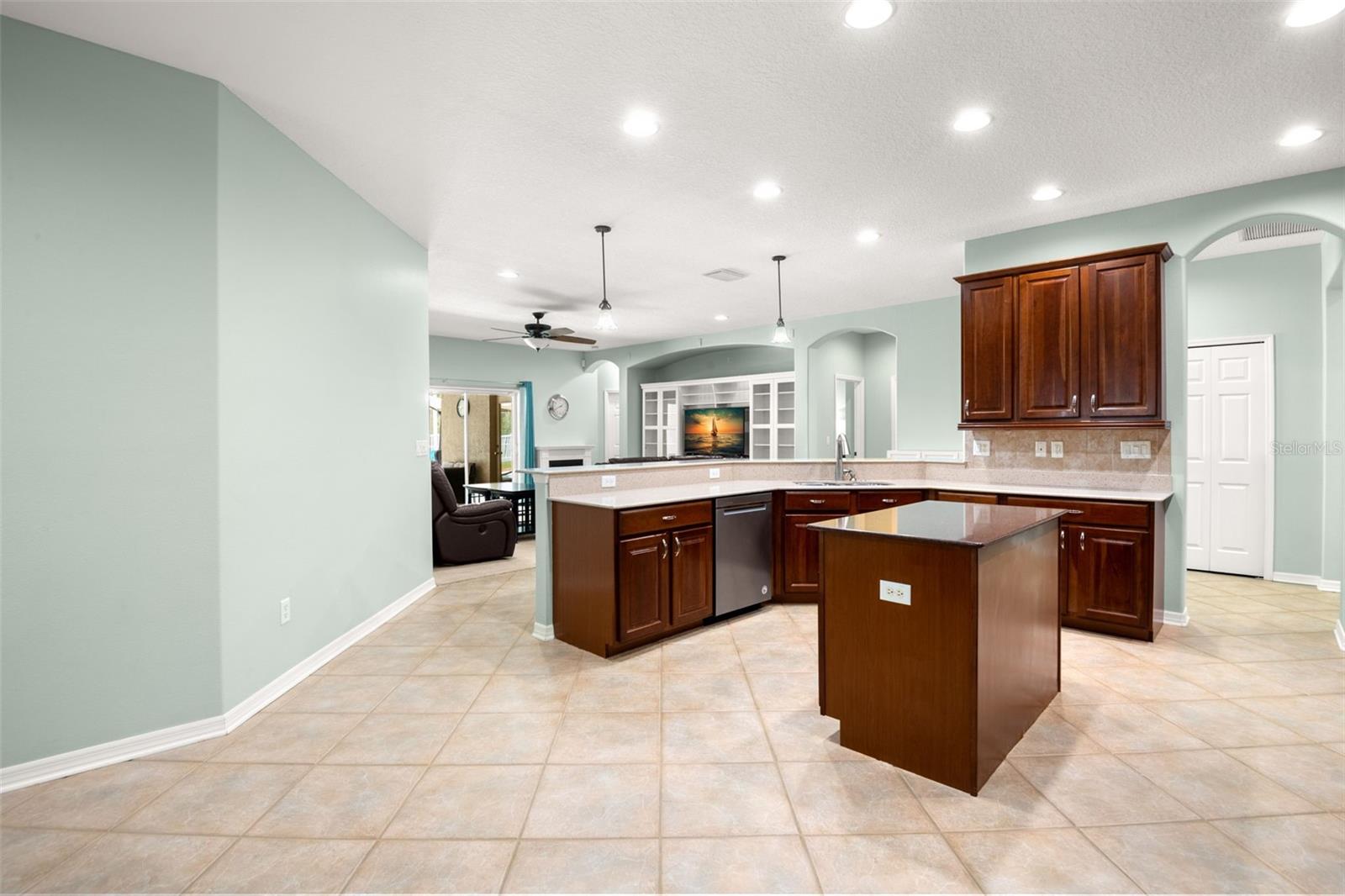 Image 14 of 65 For 1209 Emerald Hill Way