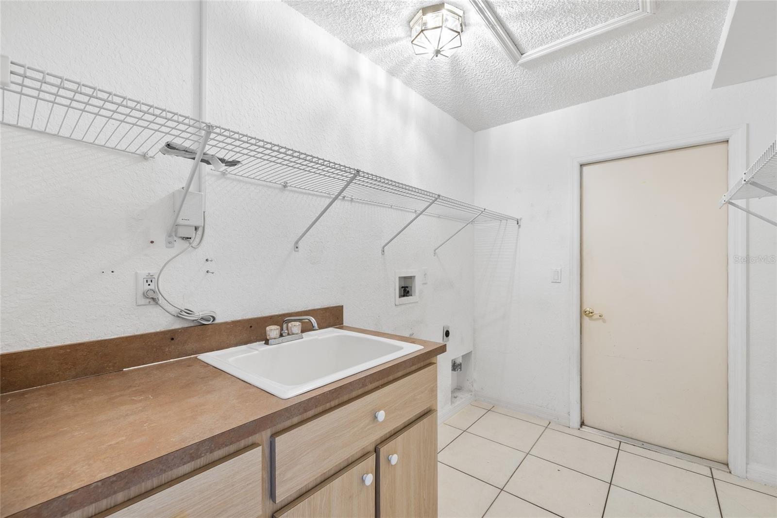 Listing photo id 25 for 22946 Brownwood Court