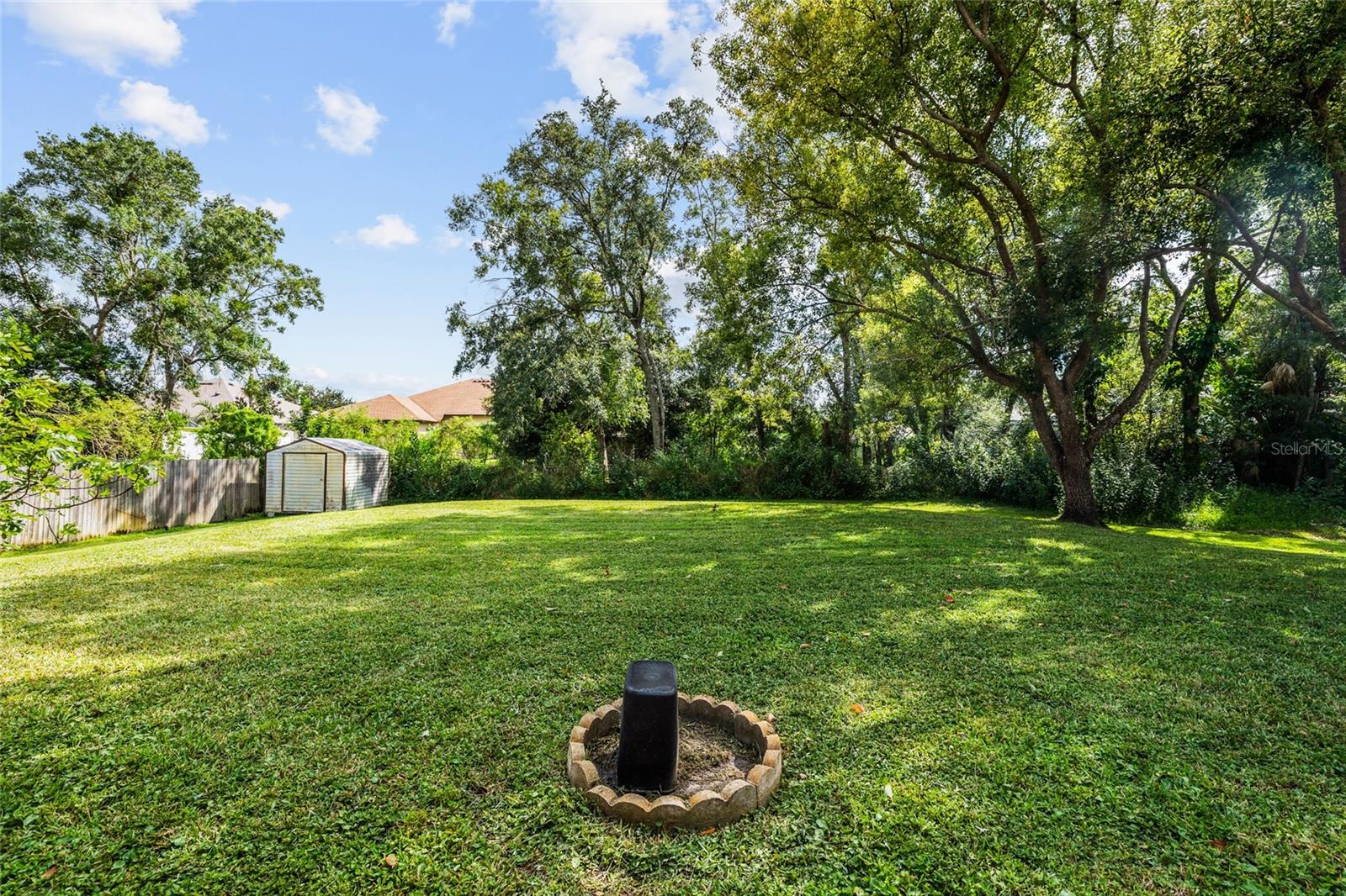 Listing photo id 29 for 22946 Brownwood Court