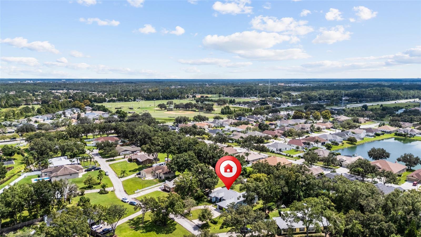 Listing photo id 37 for 22946 Brownwood Court