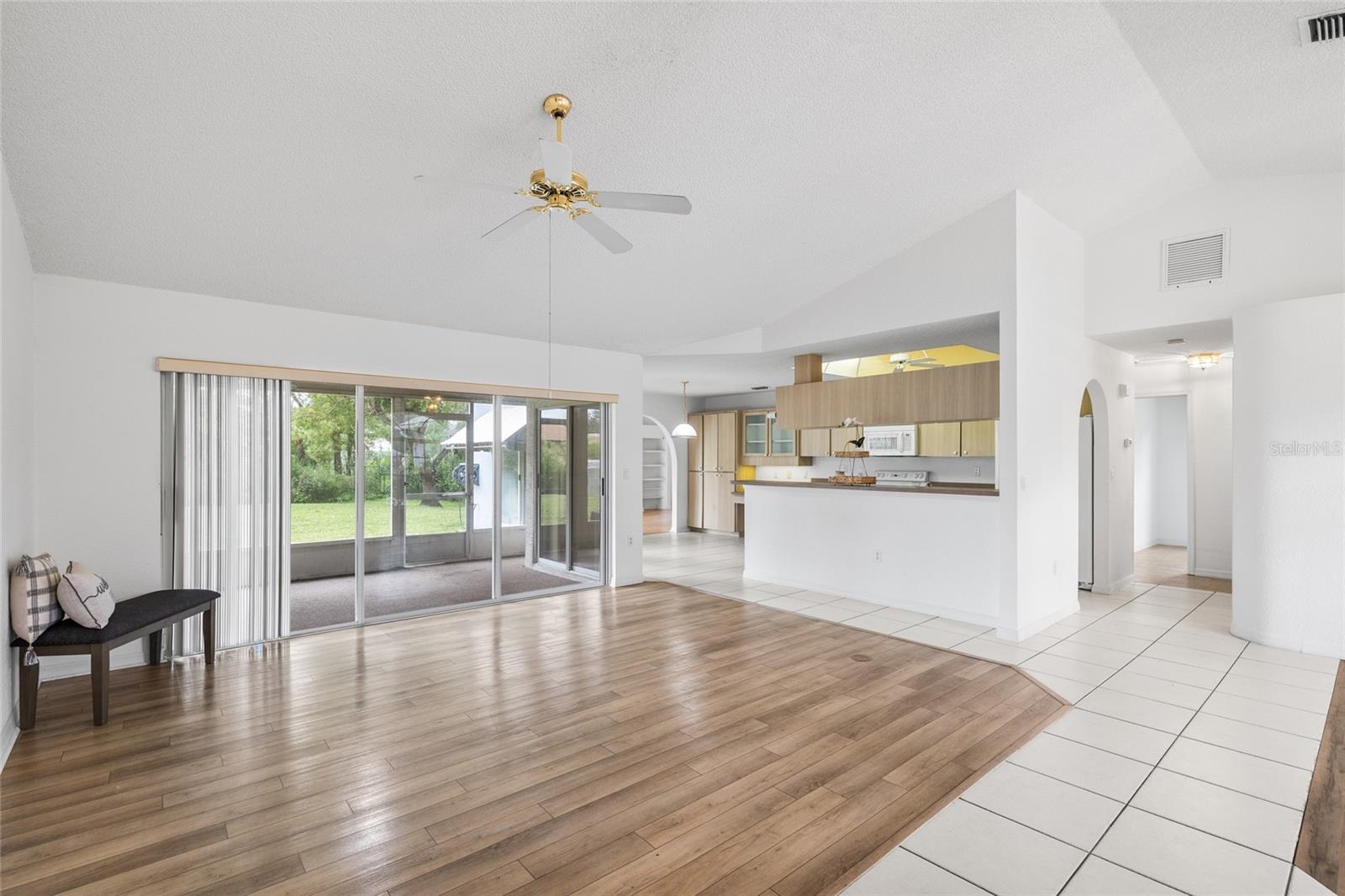 Listing photo id 2 for 22946 Brownwood Court