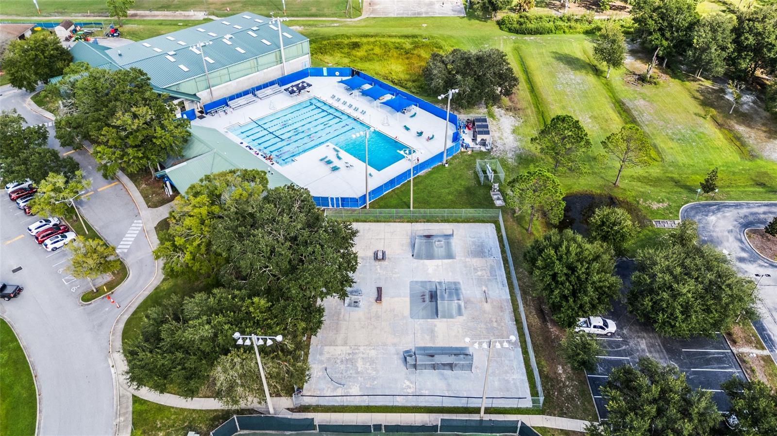 Listing photo id 41 for 22946 Brownwood Court