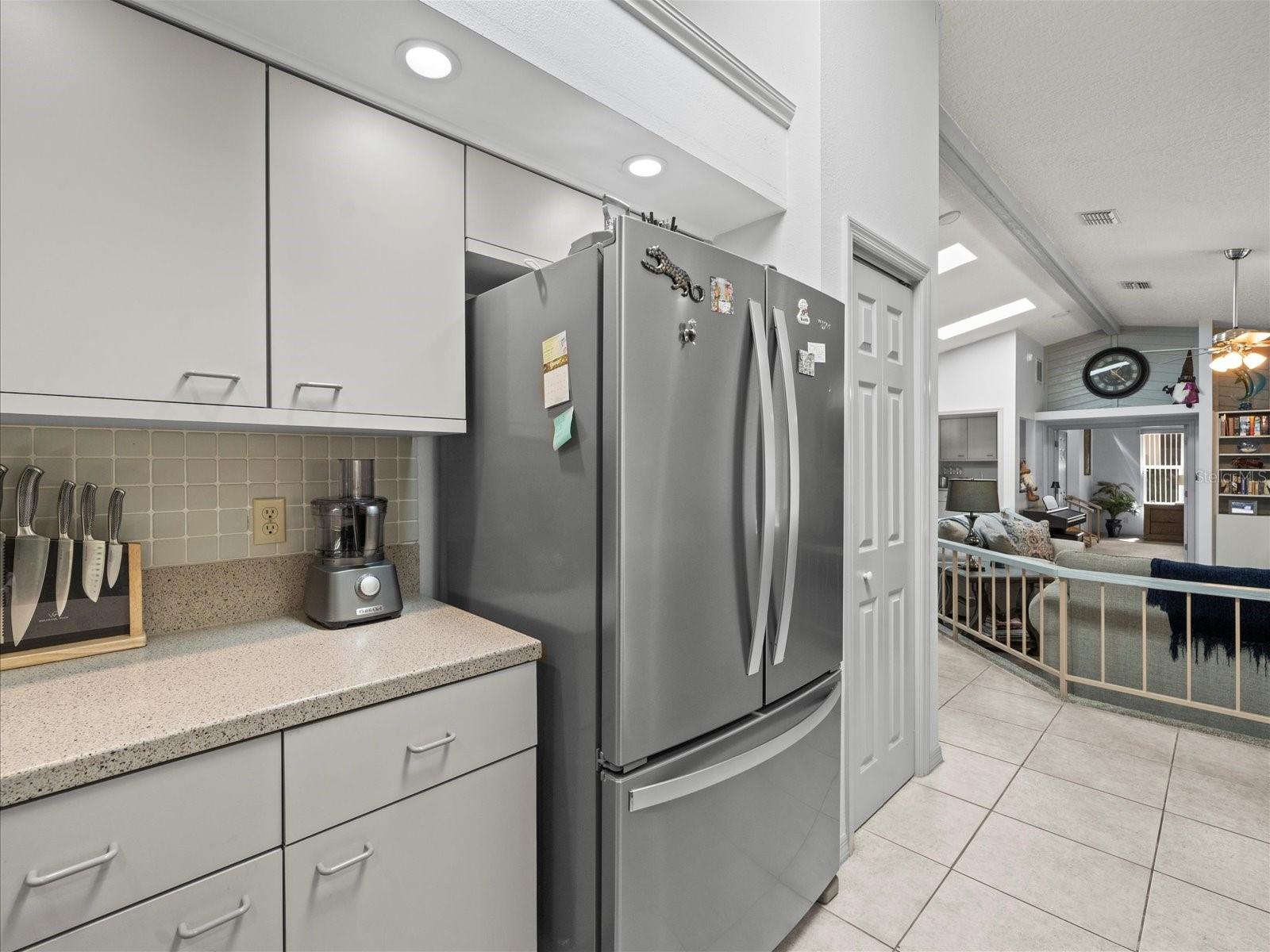 Image 13 of 43 For 2097 Whitewood Avenue