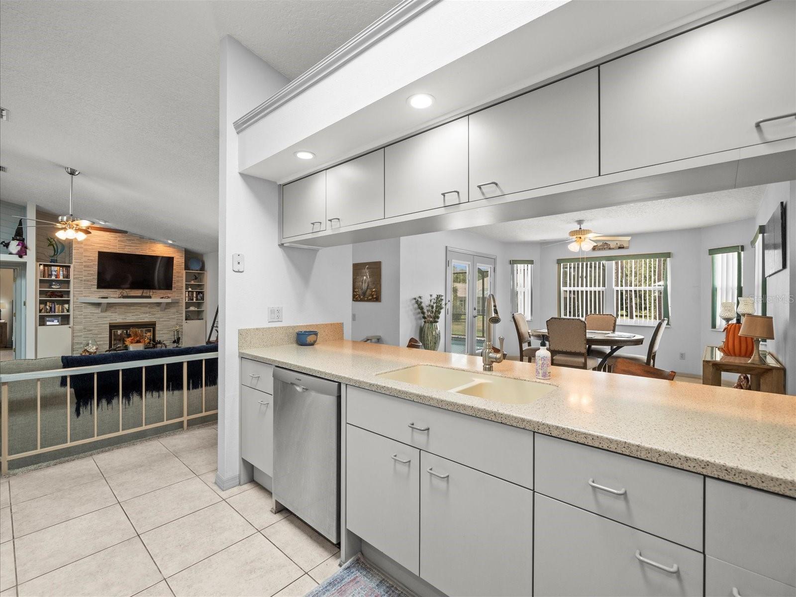 Image 14 of 43 For 2097 Whitewood Avenue