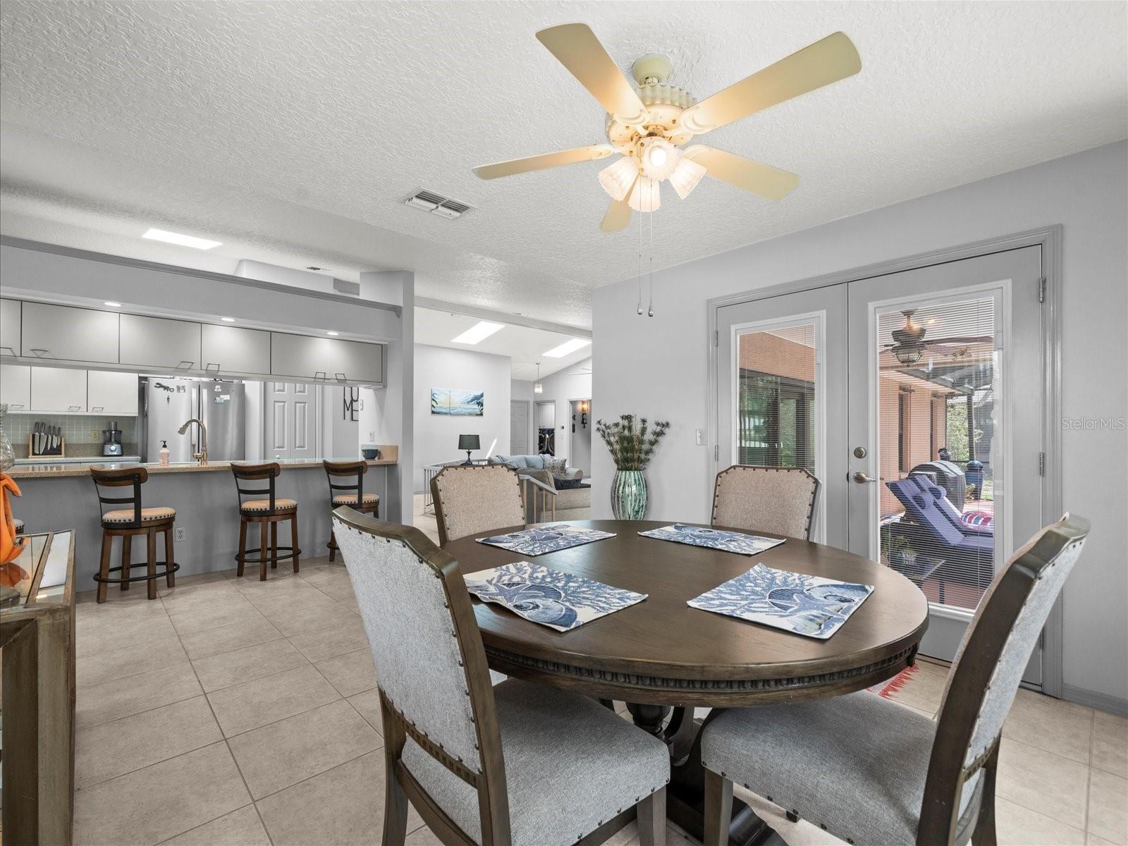 Image 23 of 43 For 2097 Whitewood Avenue