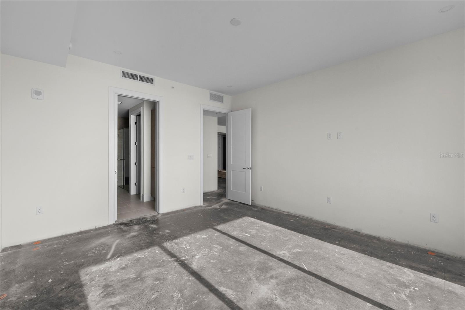 Image 16 of 61 For 2910 Barcelona Street 2103