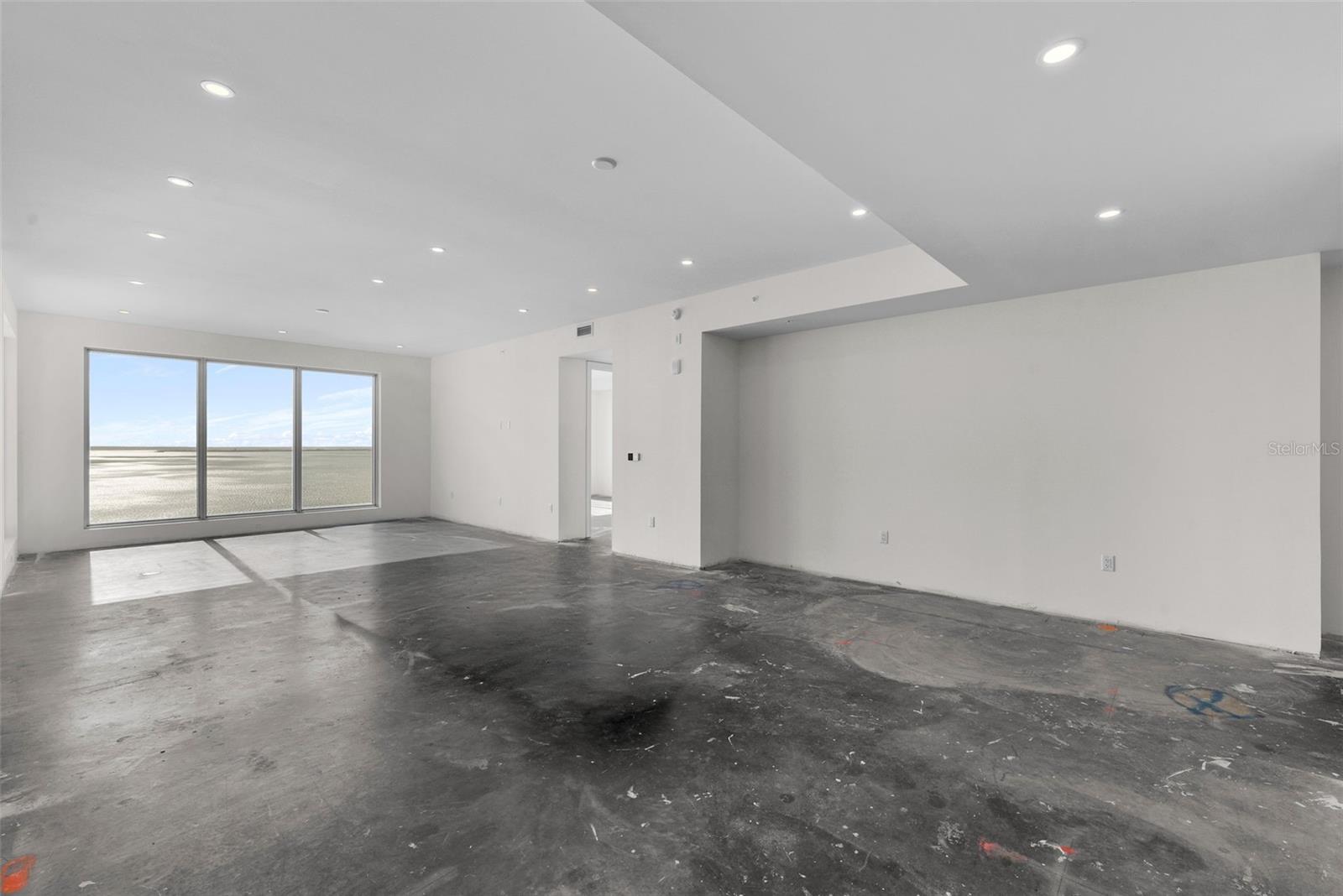 Image 19 of 61 For 2910 Barcelona Street 2103