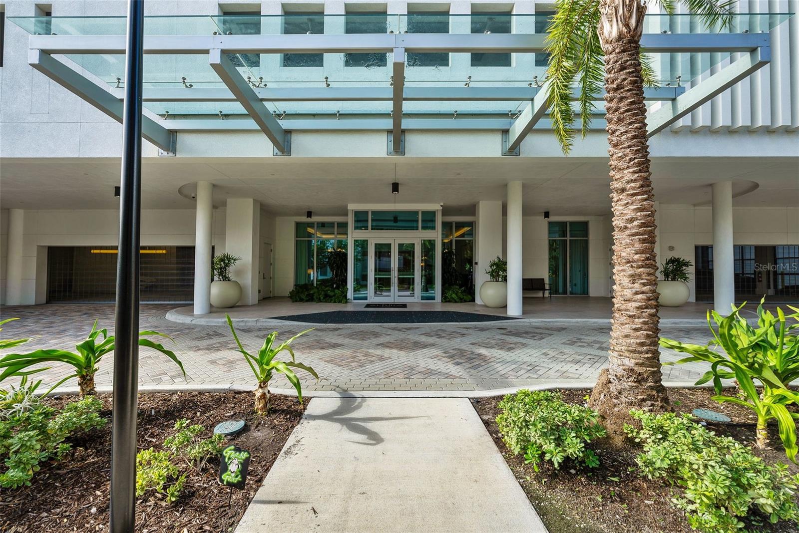 Image 27 of 61 For 2910 Barcelona Street 2103