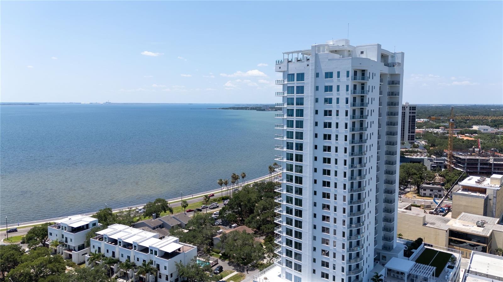 Image 4 of 61 For 2910 Barcelona Street 2103