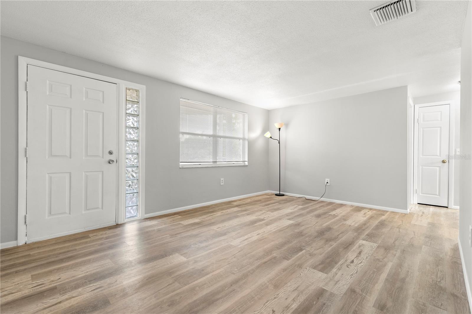 Image 7 of 34 For 9030 Unicorn Avenue