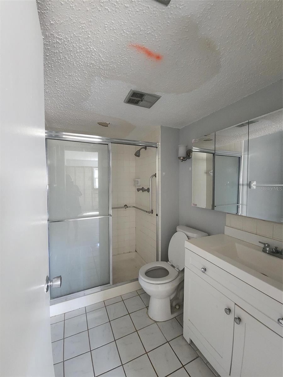 Image 13 of 21 For 11700 Park Blvd  104