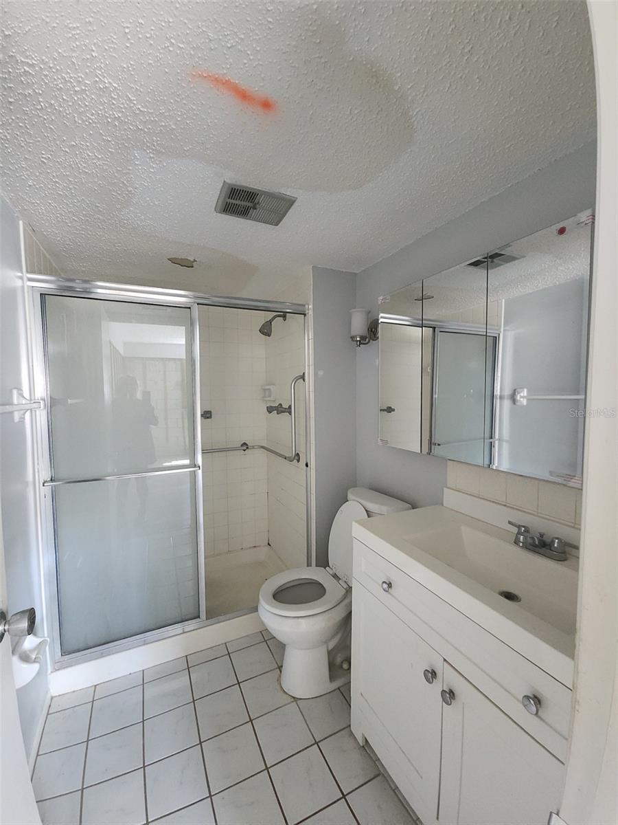 Image 14 of 21 For 11700 Park Blvd  104