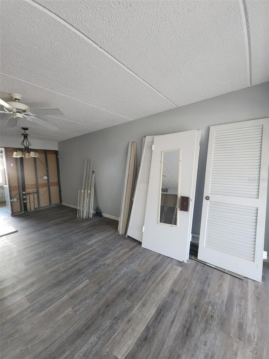 Image 15 of 21 For 11700 Park Blvd  104