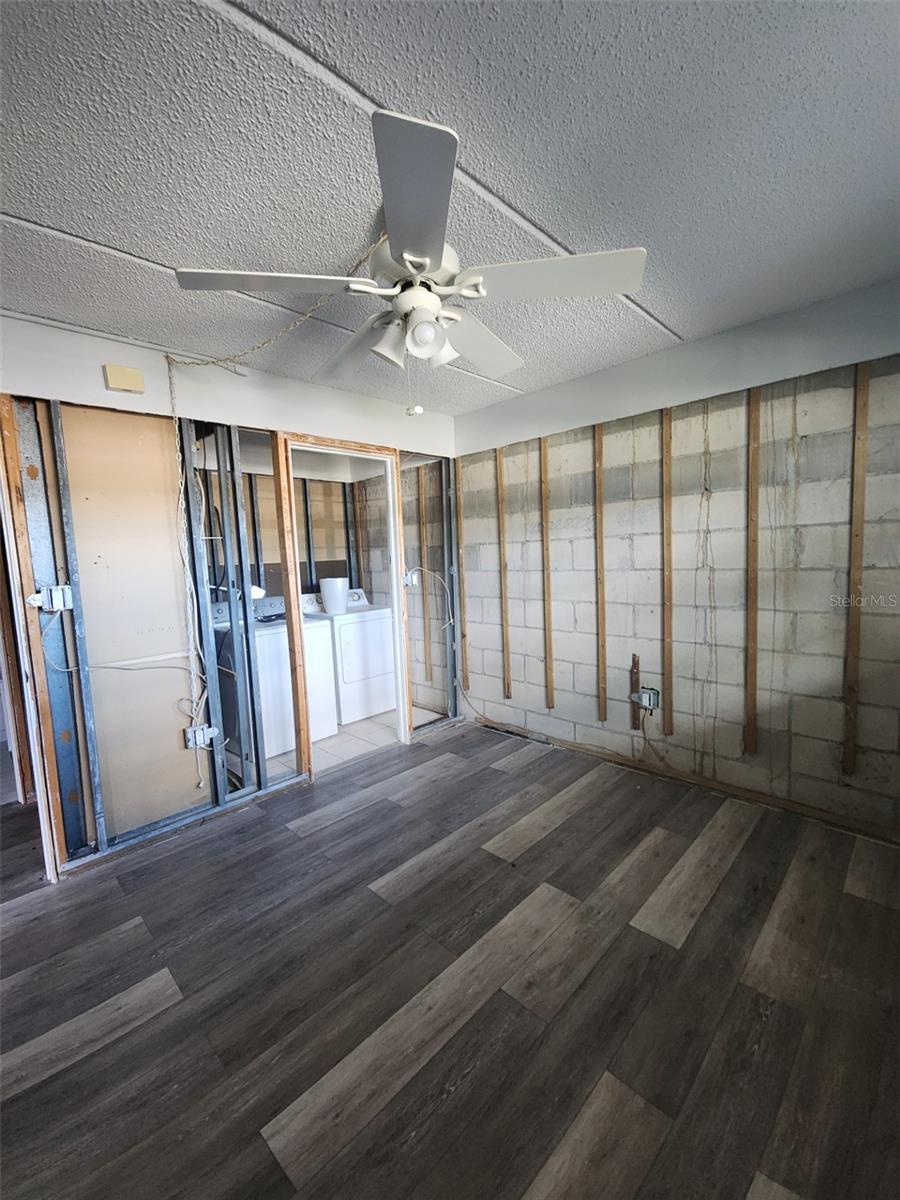 Image 16 of 21 For 11700 Park Blvd  104