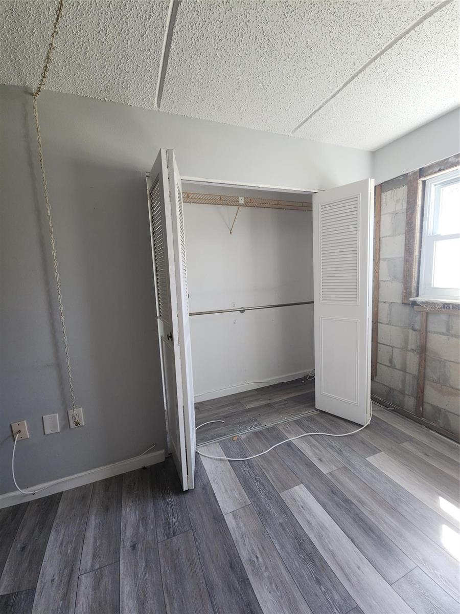 Image 9 of 21 For 11700 Park Blvd  104