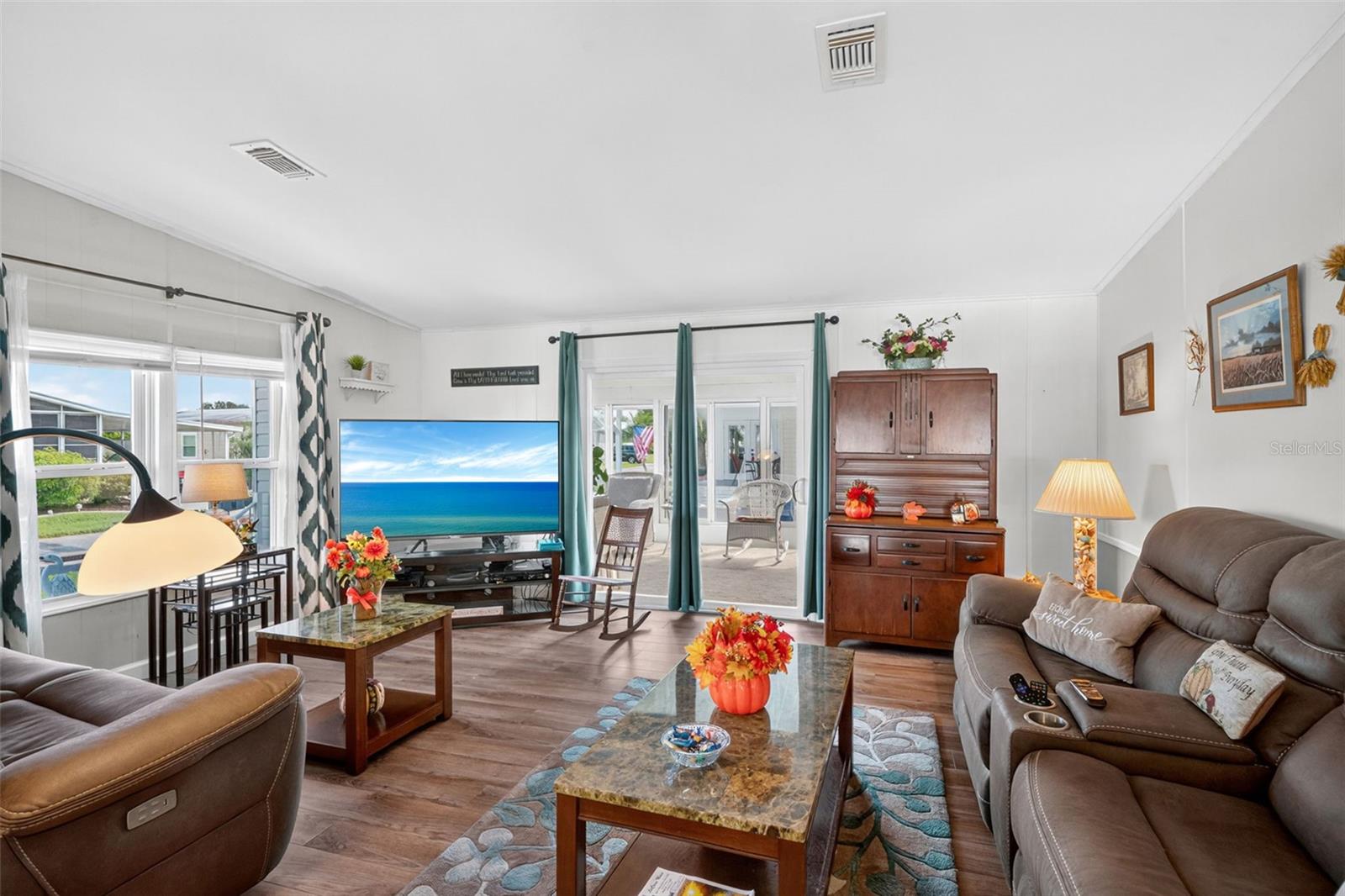 Image 10 of 79 For 809 Villa Del Sol Drive