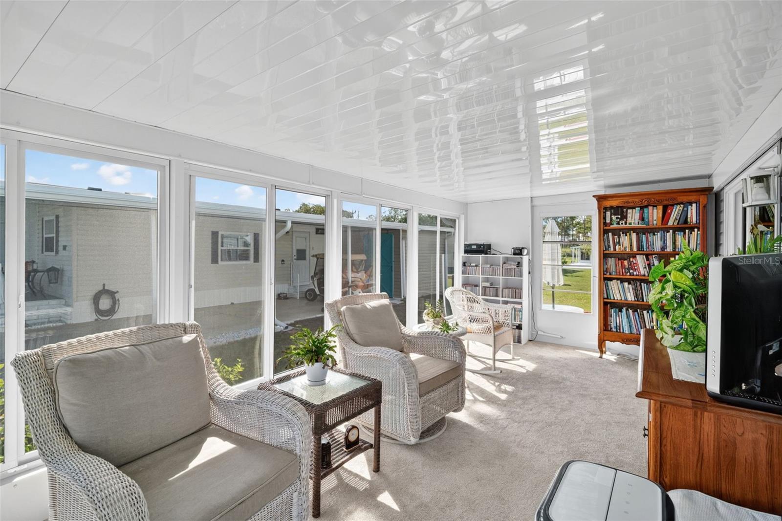 Image 14 of 79 For 809 Villa Del Sol Drive