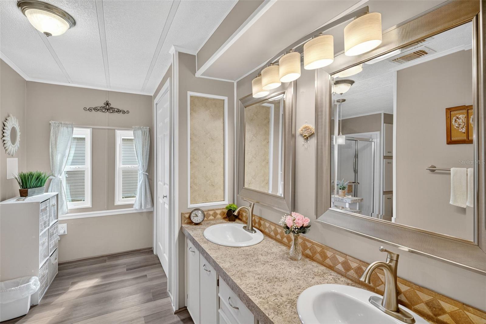 Image 19 of 79 For 809 Villa Del Sol Drive