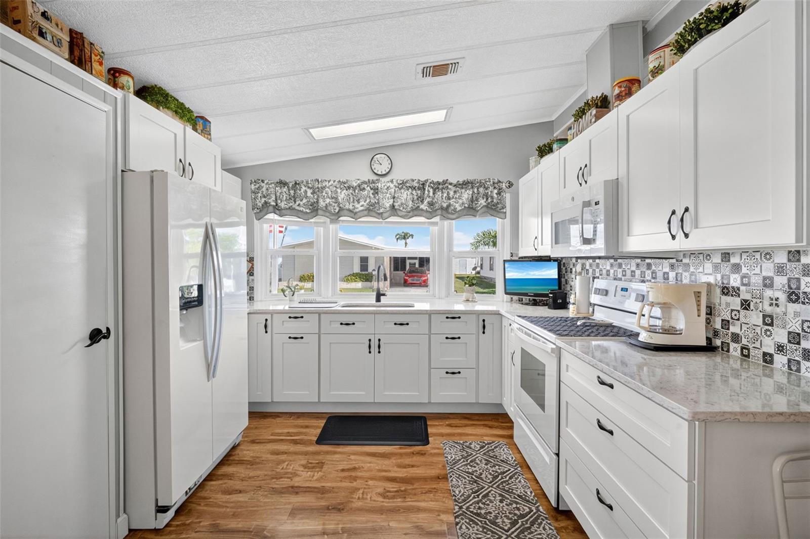 Image 8 of 79 For 809 Villa Del Sol Drive