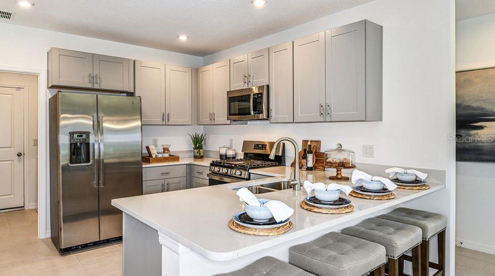 Image 4 of 17 For 13807 Shellmore Avenue