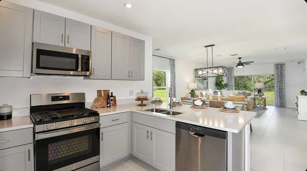 Image 8 of 17 For 13807 Shellmore Avenue