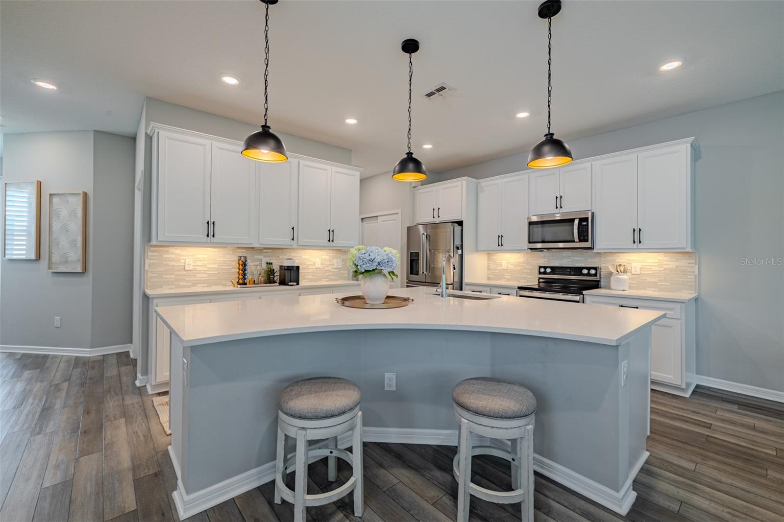 Image 2 of 45 For 11282 Beach Walk Way Ne