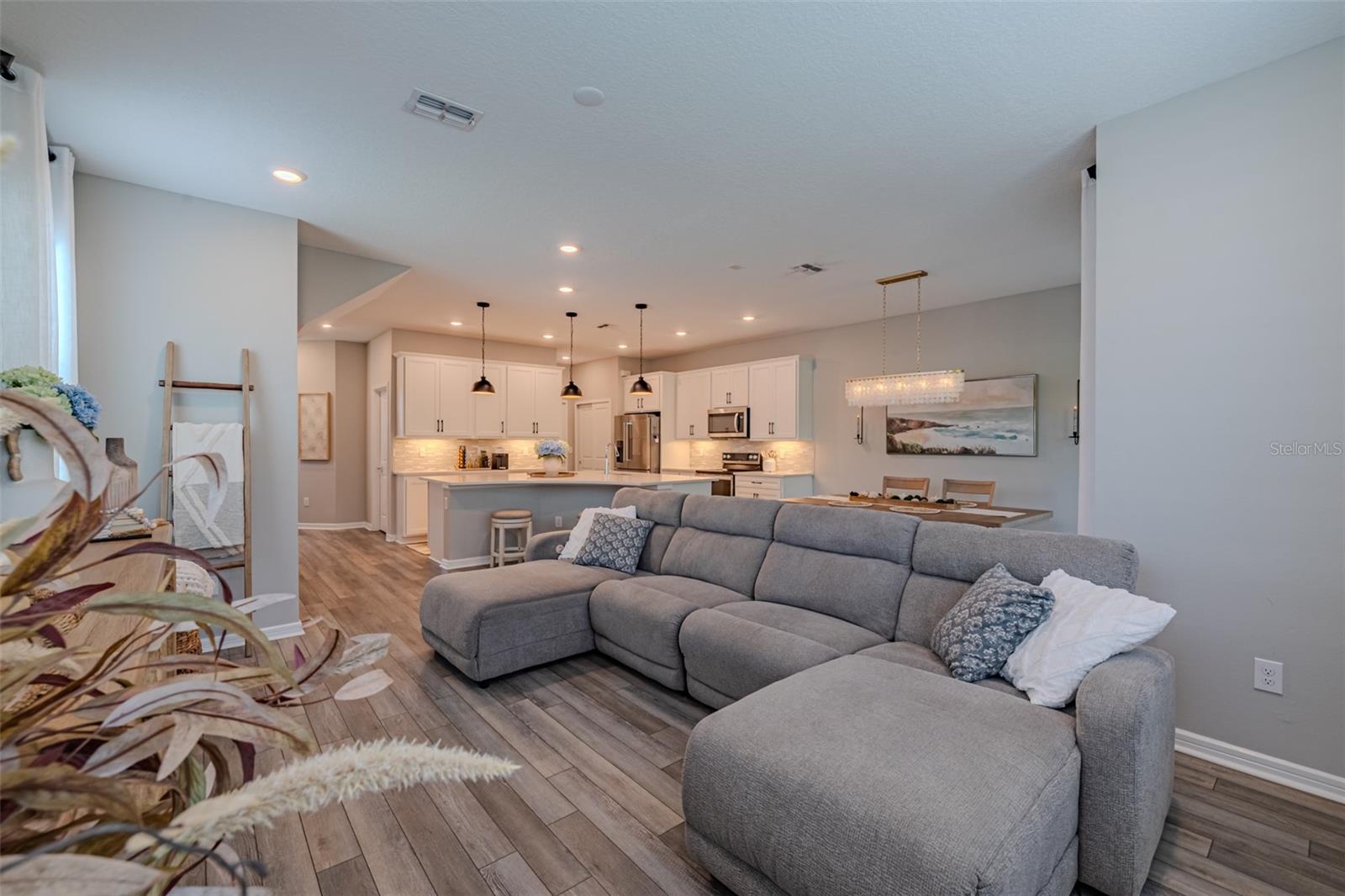 Image 21 of 45 For 11282 Beach Walk Way Ne