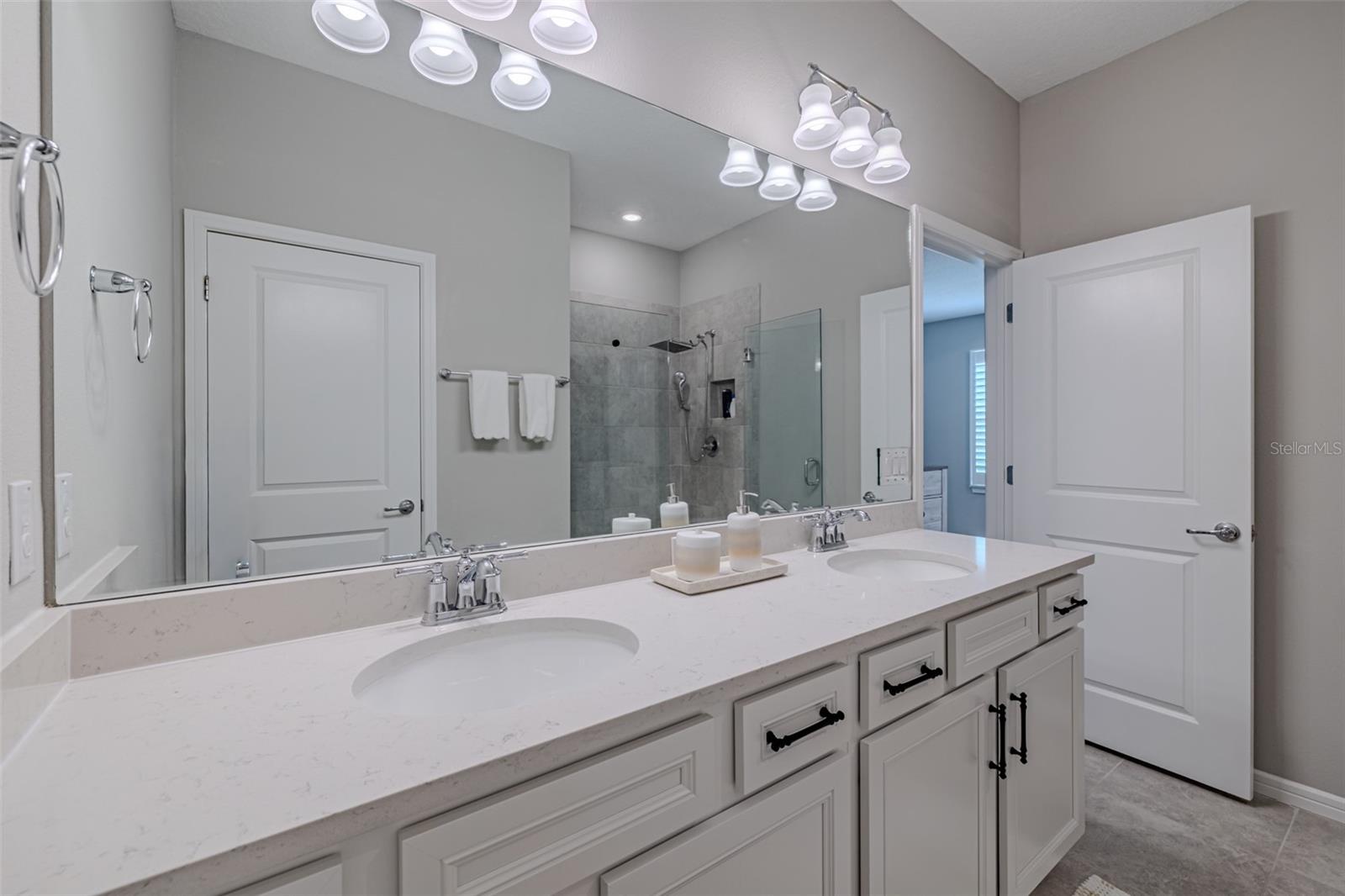 Image 31 of 45 For 11282 Beach Walk Way Ne