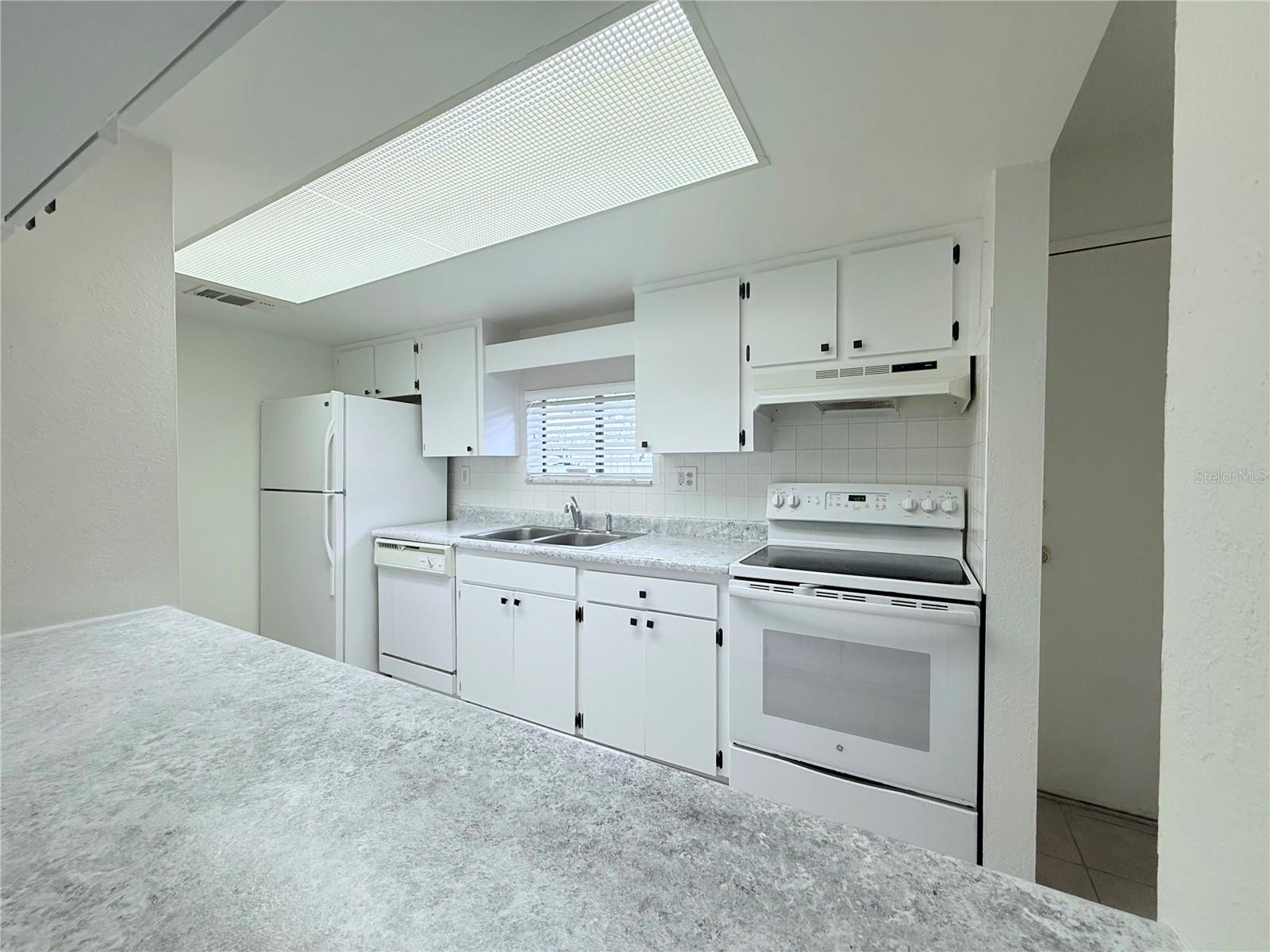 Image 5 of 19 For 8608 Lake Isle Drive 169