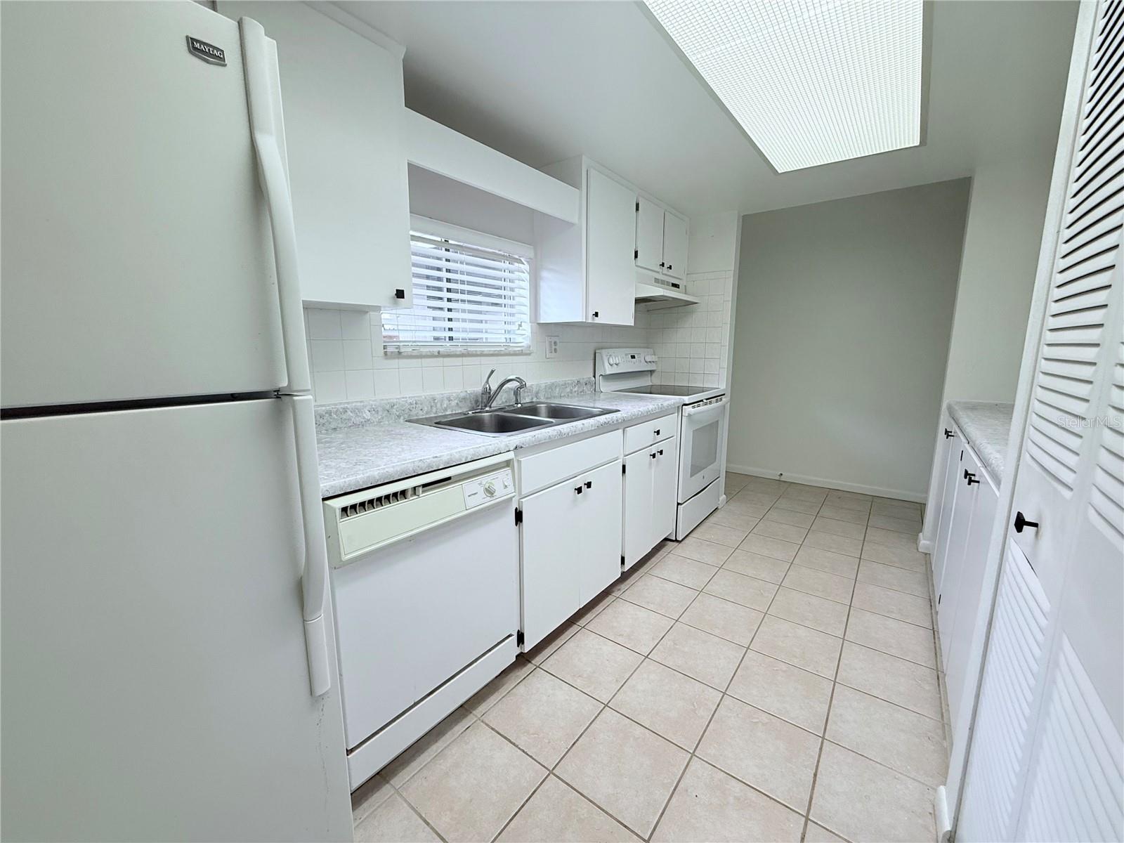 Image 7 of 19 For 8608 Lake Isle Drive 169