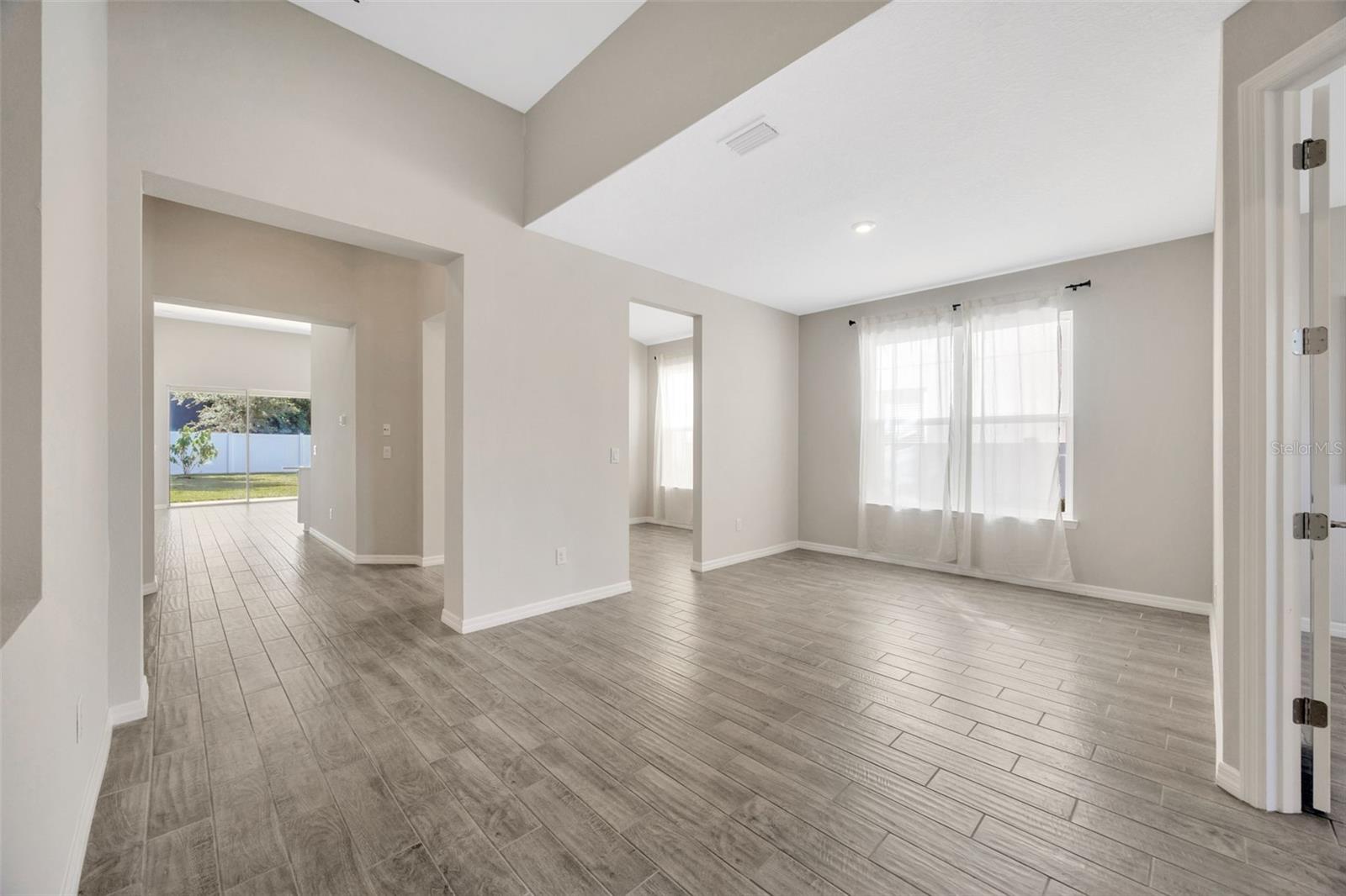 Image 19 of 77 For 29774 Chapel Chase Drive