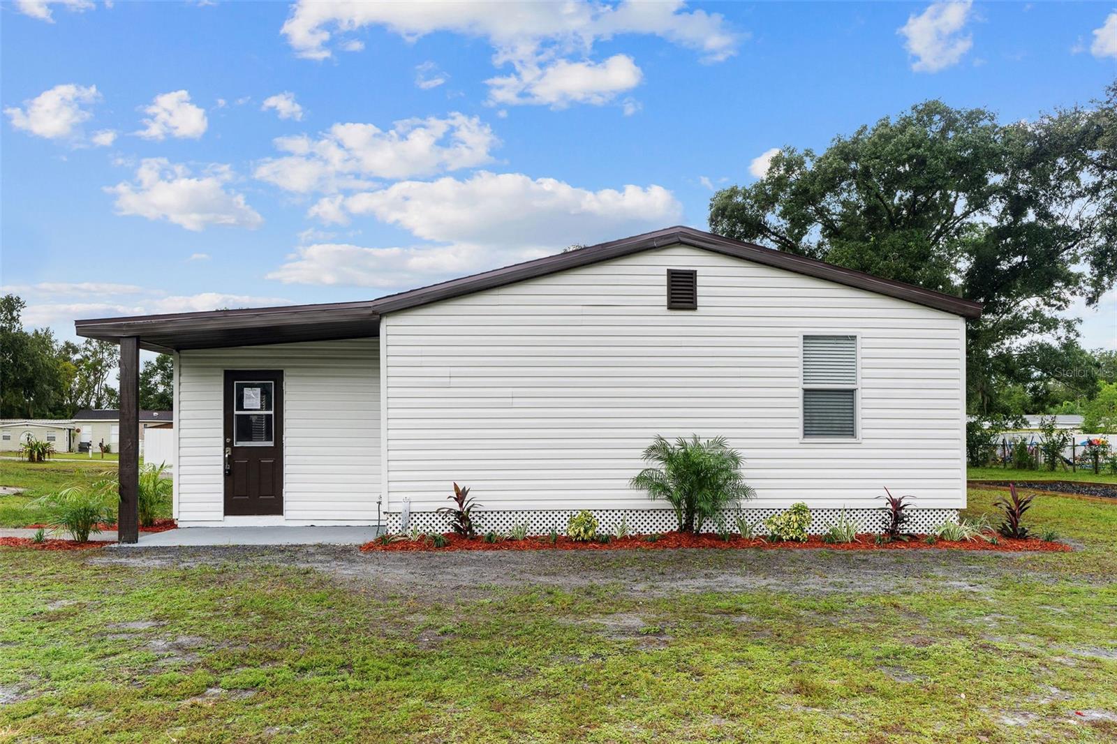 Listing photo id 0 for 6401 Angus Valley Drive