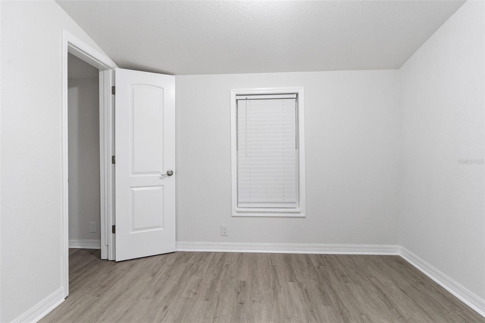 Listing photo id 20 for 6401 Angus Valley Drive