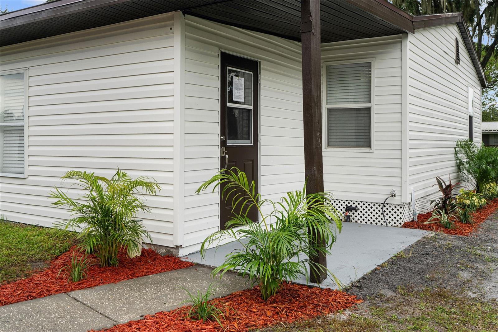 Listing photo id 1 for 6401 Angus Valley Drive