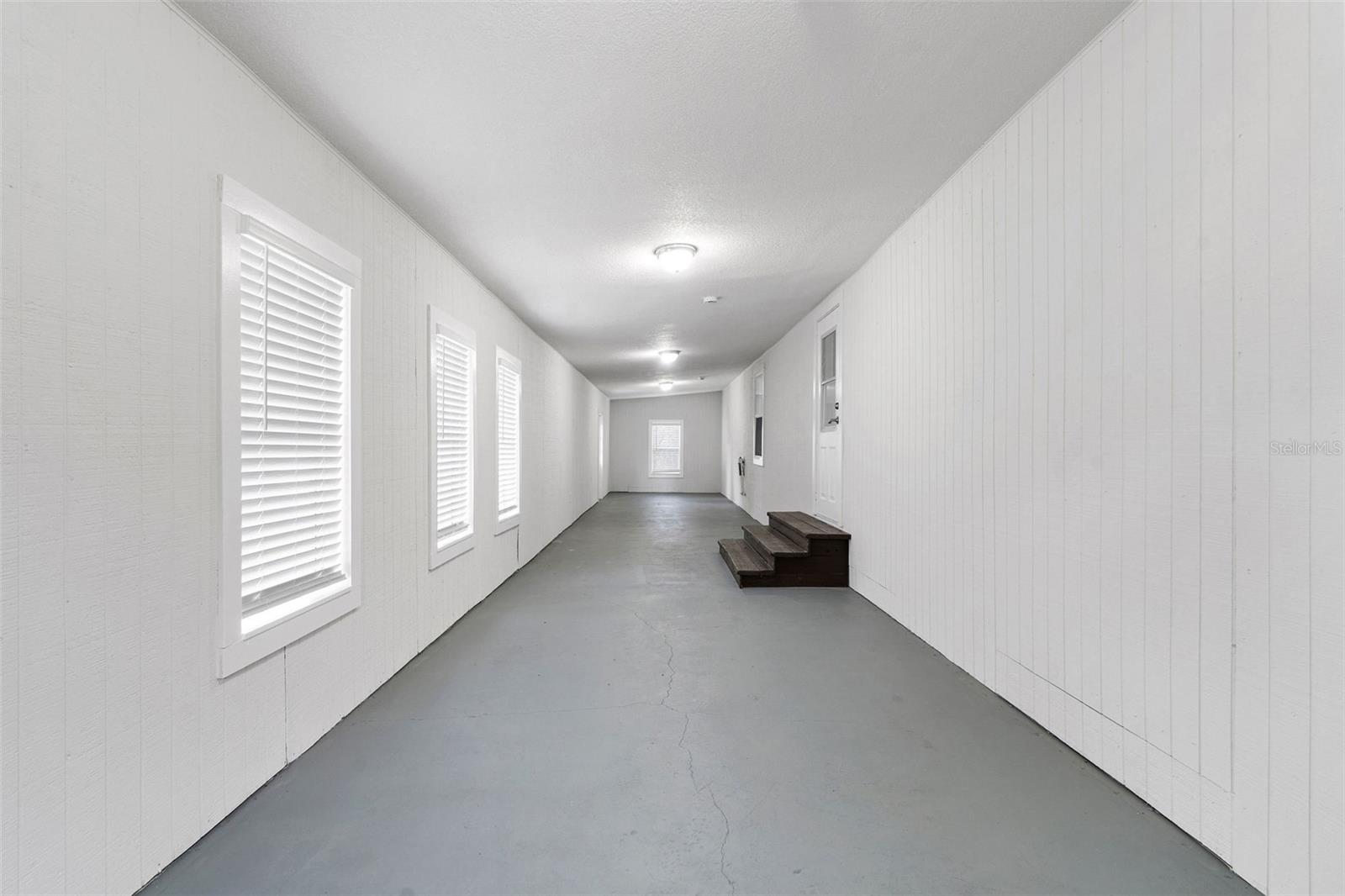 Listing photo id 3 for 6401 Angus Valley Drive