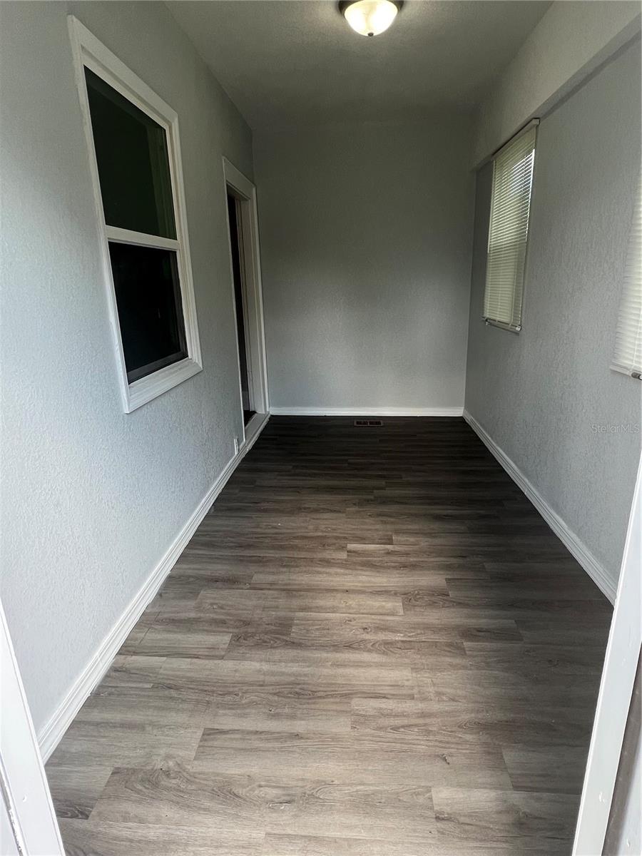 Image 3 of 9 For 4700 10th Avenue S 1