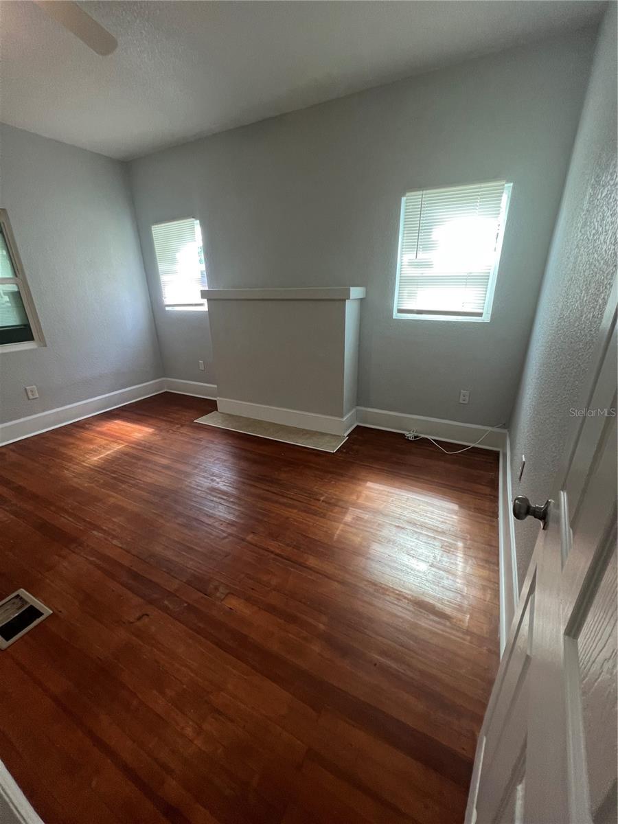 Image 6 of 9 For 4700 10th Avenue S 1