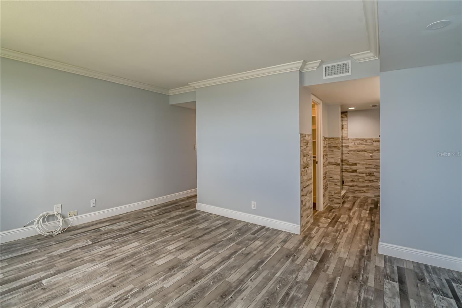 Image 16 of 27 For 2618 Cove Cay Drive 801