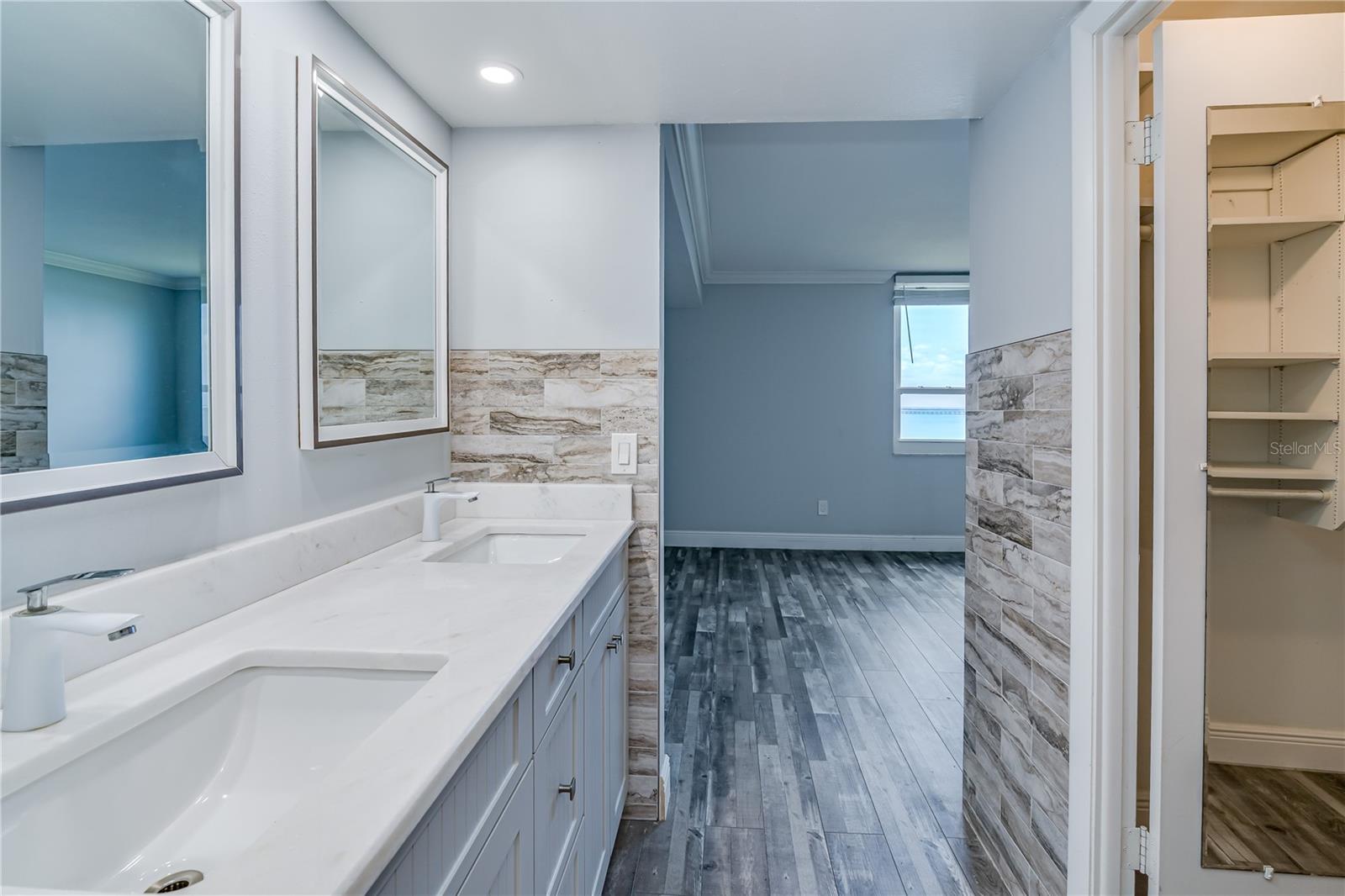Image 17 of 27 For 2618 Cove Cay Drive 801