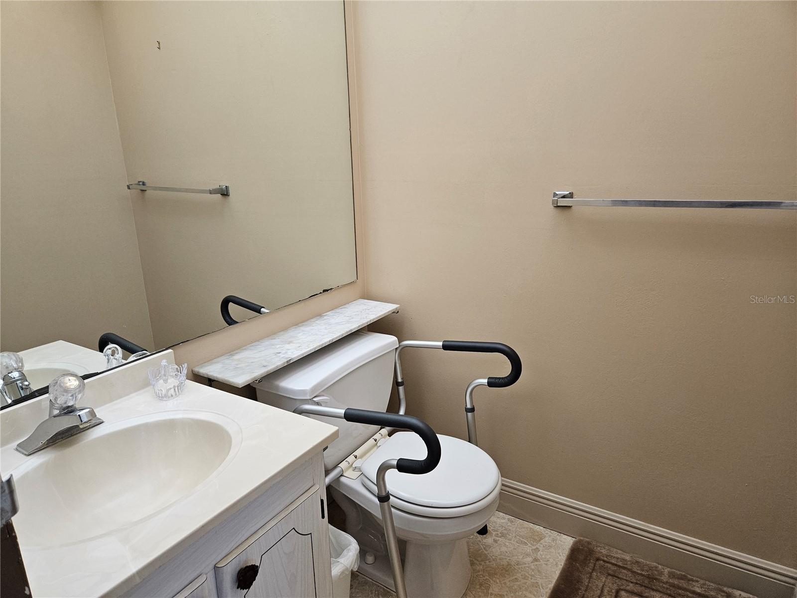 Image 13 of 27 For 1811 Bedford Lane 163