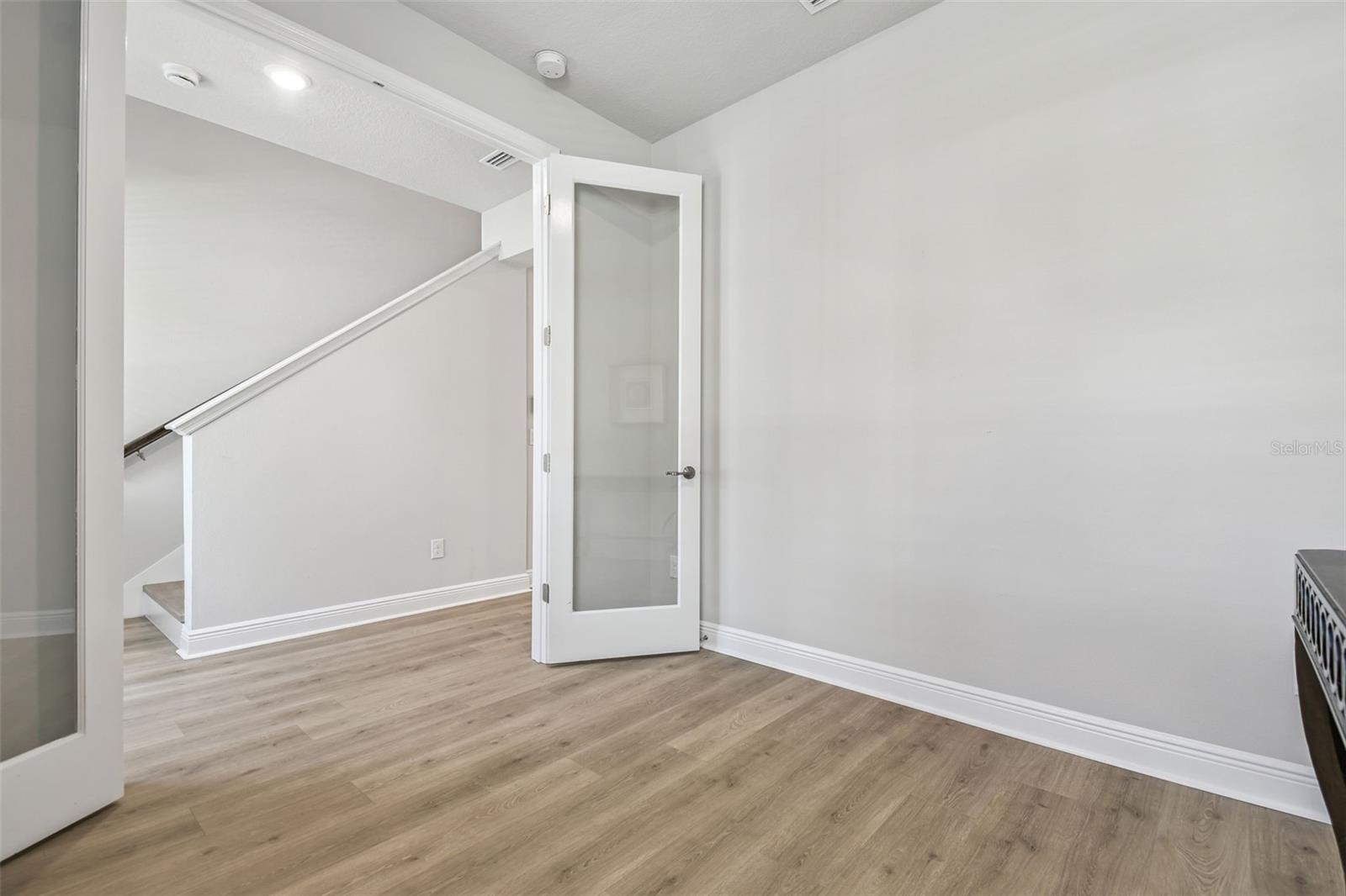 Image 6 of 33 For 210 Albany Avenue 2
