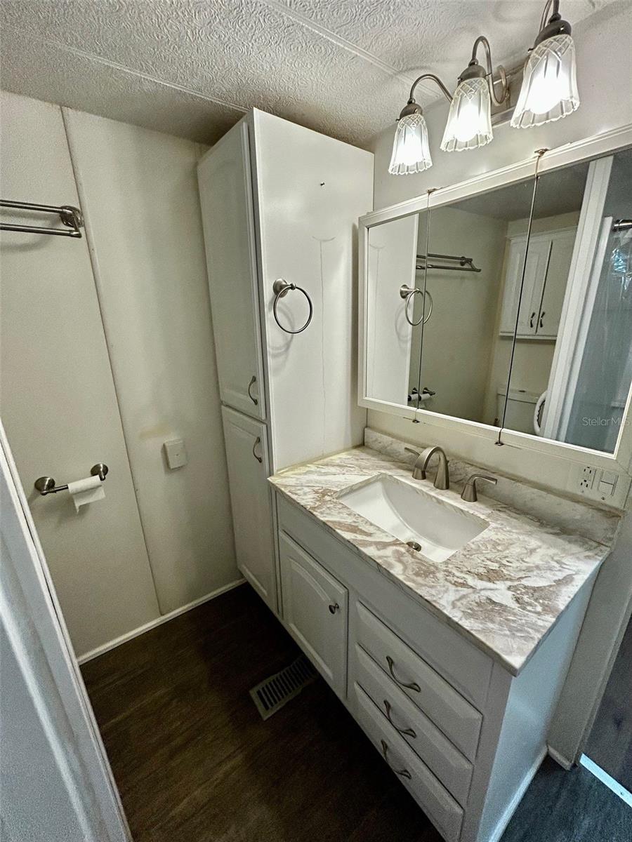 Image 13 of 34 For 39024 Ola Avenue