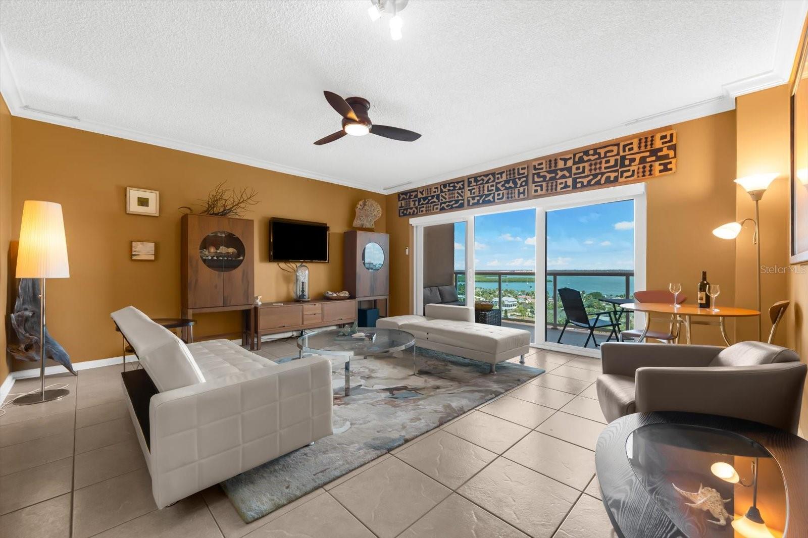 Image 4 of 55 For 880 Mandalay Avenue C1210