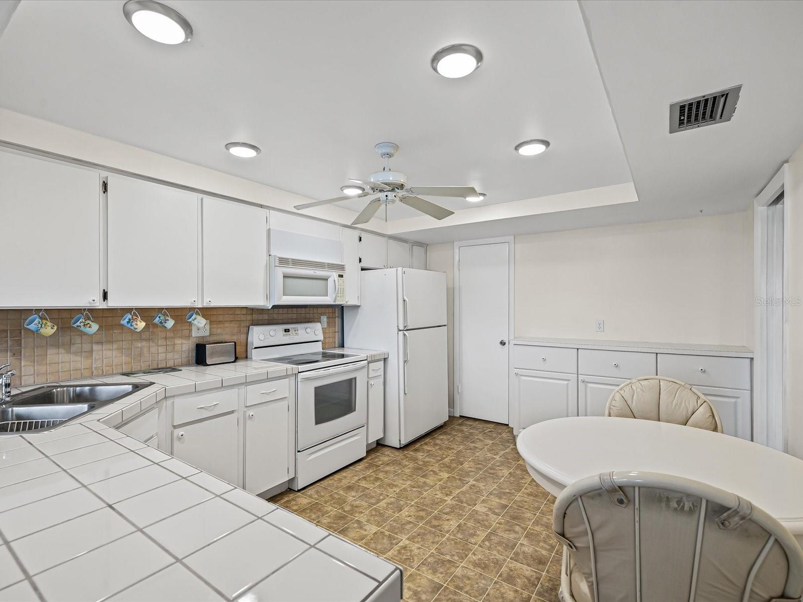 Image 12 of 85 For 225 Country Club Drive 1211